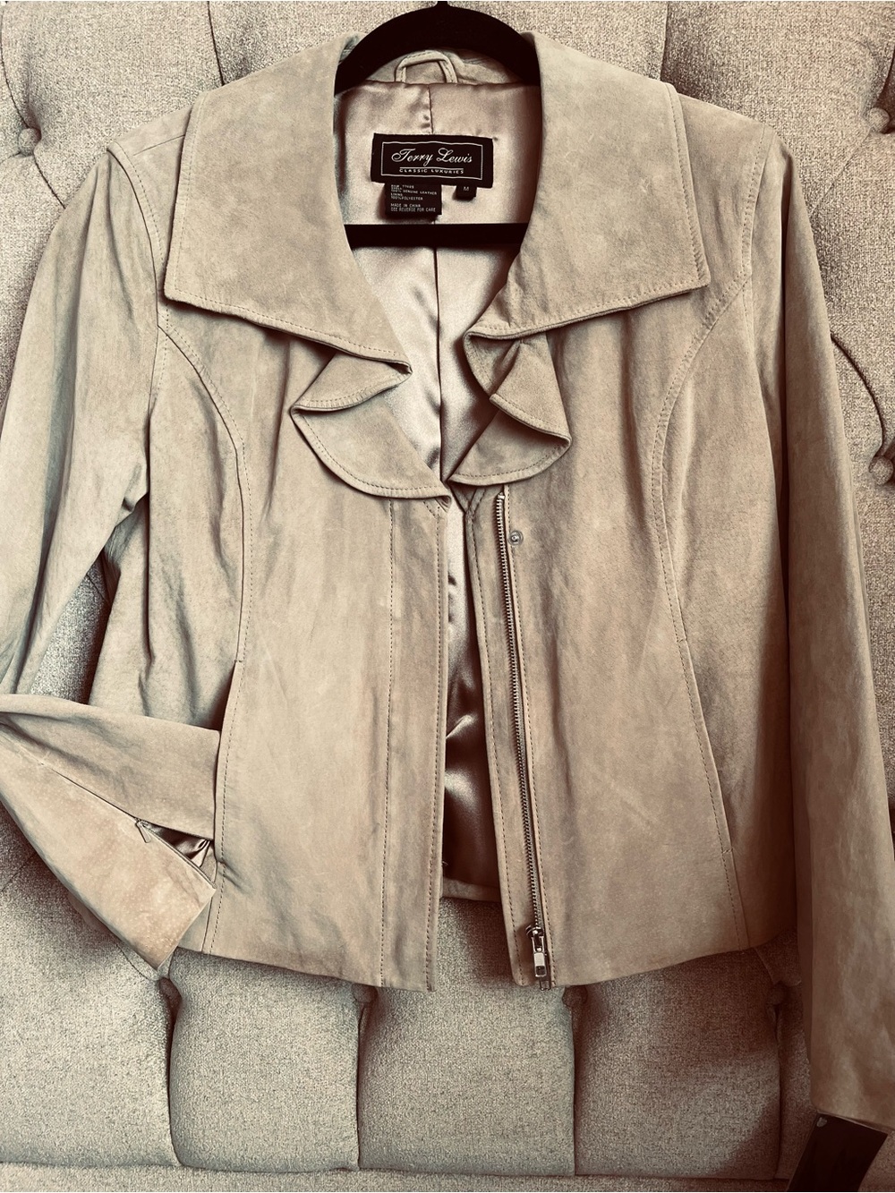 NWT Genuine Leather Terry Lewis Classic Luxuries tan Jacket size Medium M satin